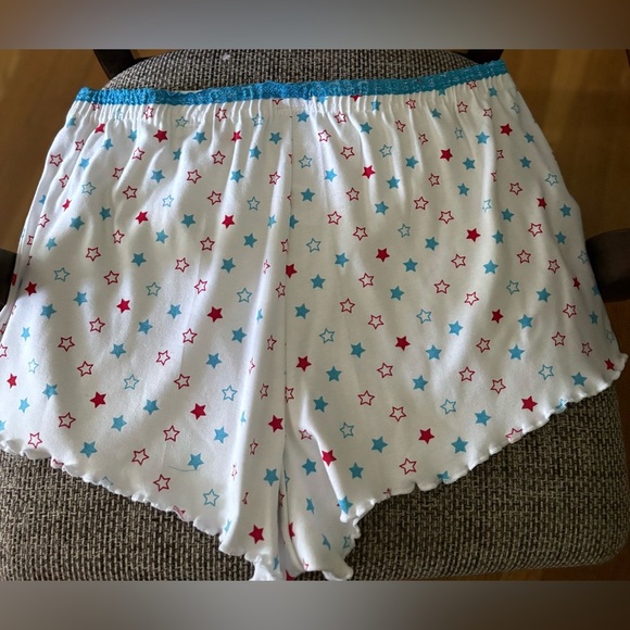 Messy Bun Just Chillin 2 Piece PJ Shorts Set - Picture 4 of 8